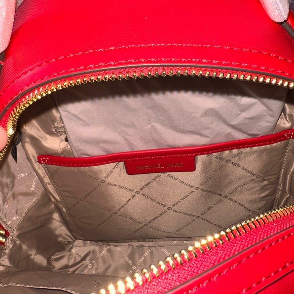 NWT Michael Kors Sheila Medium Backpack Color Red - Picture 8 of 9